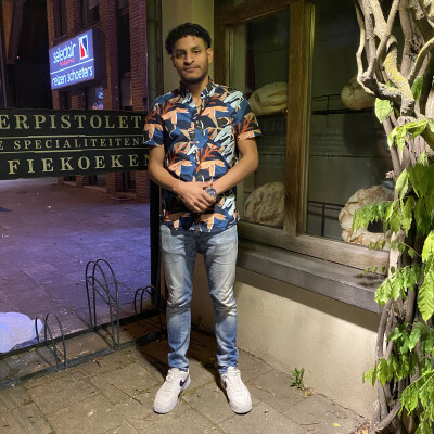 Nicolai  zoekt een Kamer / Appartement / Studio in Antwerpen